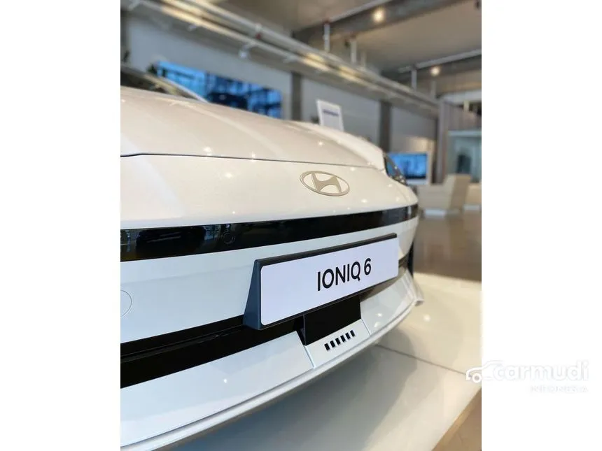2024 Hyundai IONIQ 6 Signature Long Range Sedan