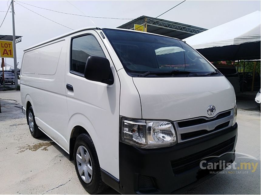 Toyota hiace 2012