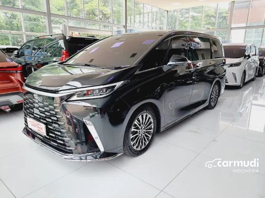 2024 Lexus LM350h Van Wagon