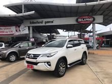 2017 Toyota Fortuner 2.4 (ปี 15-18) V SUV AT