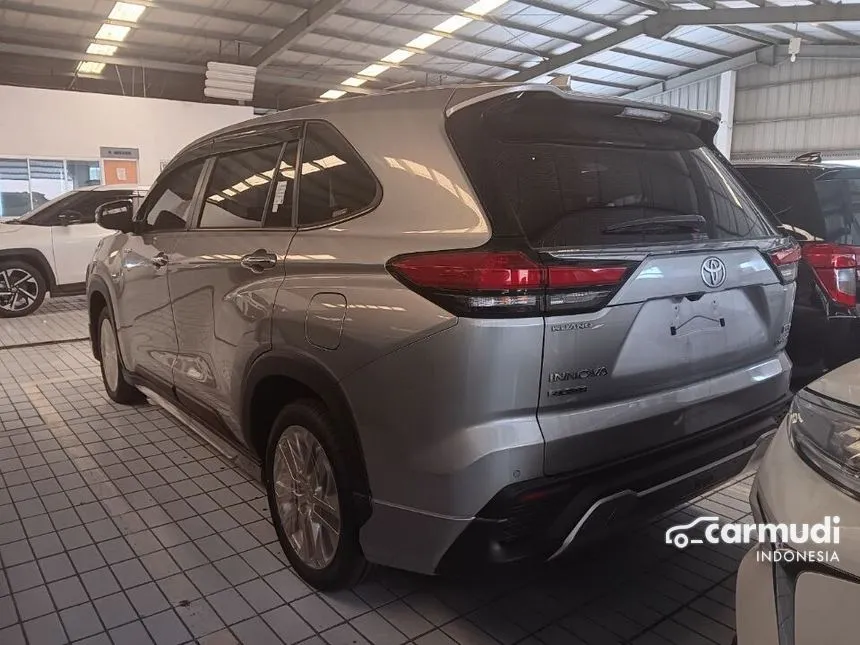 2023 Toyota Kijang Innova Zenix V HV Modellista Wagon