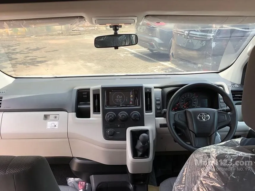 2025 Toyota Hiace Premio Van