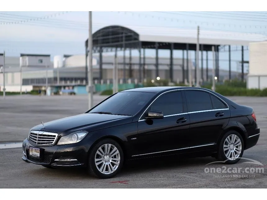 2012 Mercedes-Benz C200 Elegance BlueEFFICIENCY Sedan