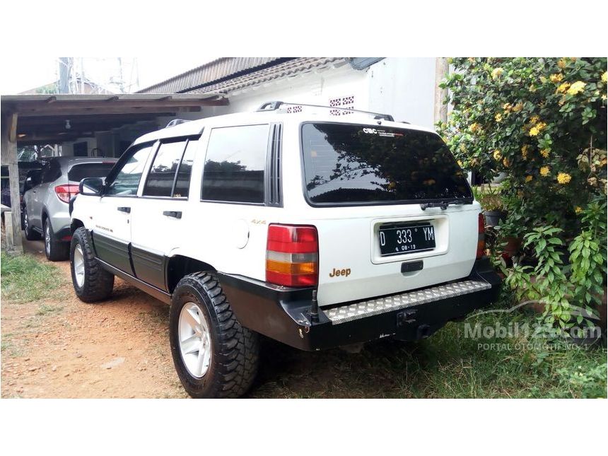 Jual Mobil Jeep Grand Cherokee 2002 Limited 4.7 di DKI 