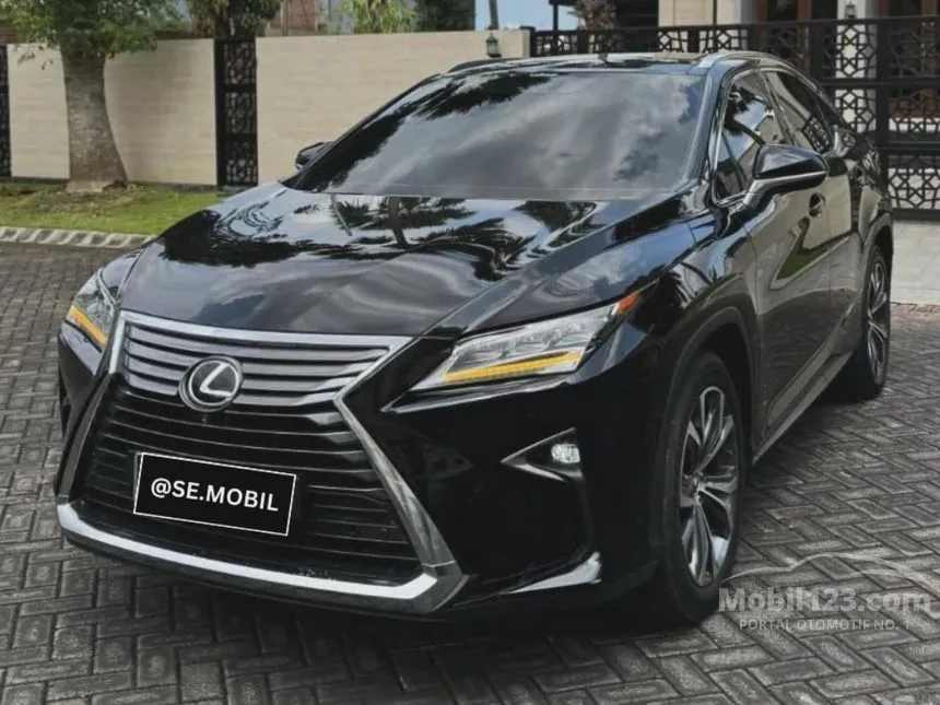 Jual Mobil Lexus RX300 2018 Luxury 2.0 di Jawa Timur Automatic SUV Hitam Rp 835.000.000