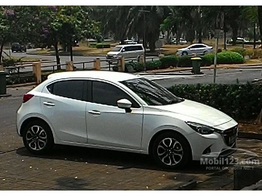 Jual Mobil Mazda 2 2015 Hatchback 1 5 Di Dki Jakarta Automatic Putih Rp 220 000 000 2652853 Mobil123 Com