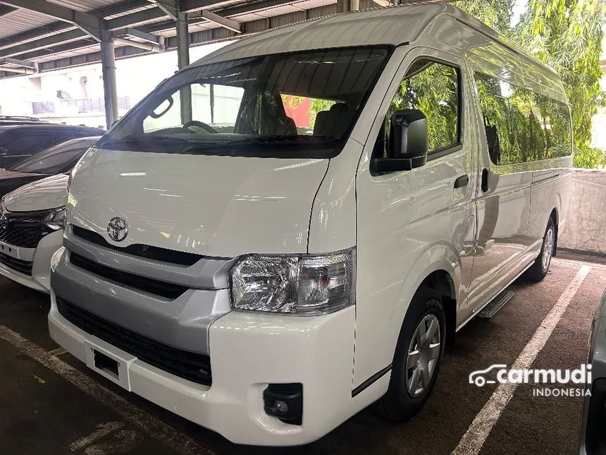 2024 Toyota Hiace Commuter Van Wagon