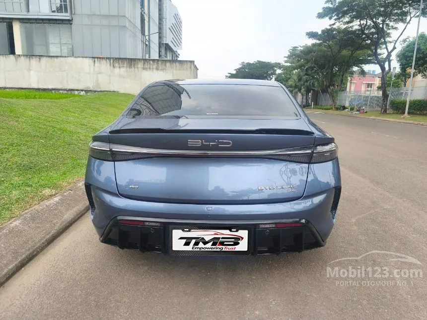 2024 BYD Seal Premium Extended Range Sedan