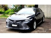 2020 Toyota Camry 2.5 V Sedan hitam km 14 ribuan pajak panjang cash kredit proses bisa dibantu ktp daerah juga bisa