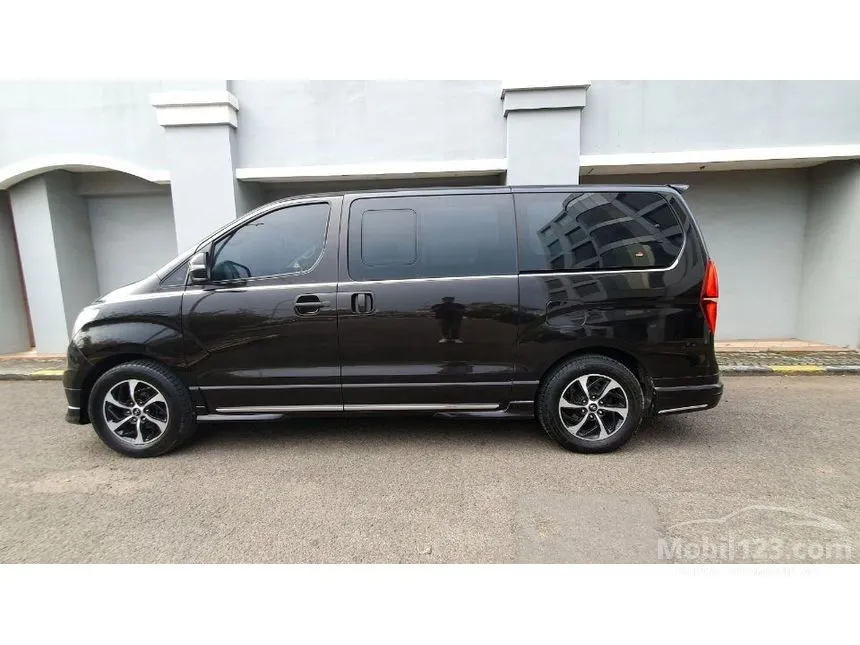 2021 Hyundai H-1 Royale Limited MPV