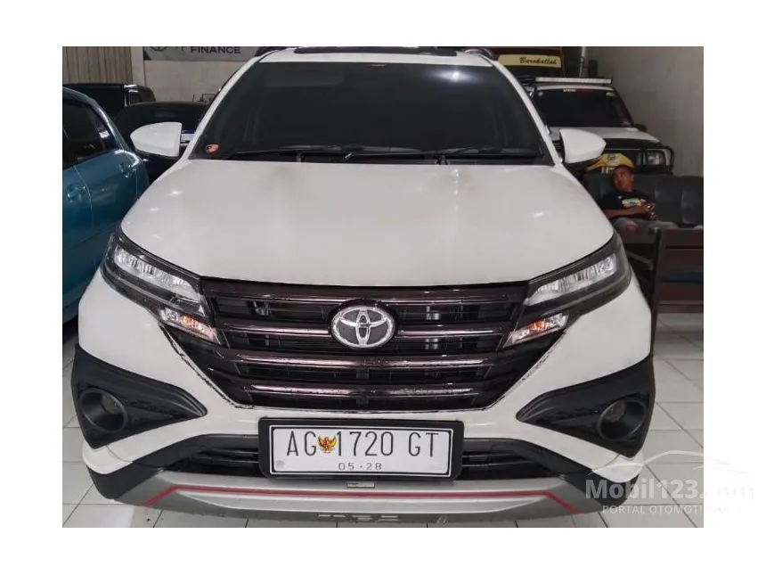 Jual Mobil Toyota Rush 2018 TRD Sportivo 1.5 di Jawa Timur Automatic SUV Putih Rp 225.000.000