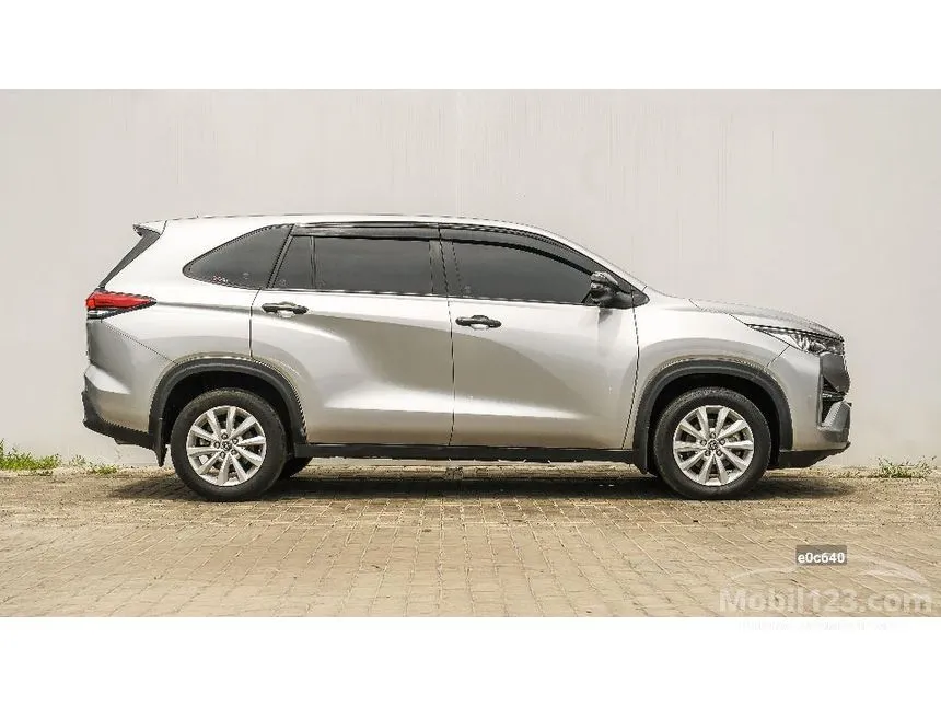 2023 Toyota Kijang Innova Zenix V (Non Premium Color) MPV