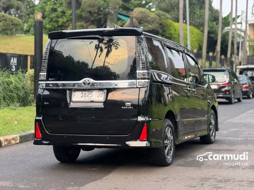 2020 Toyota Voxy MPV