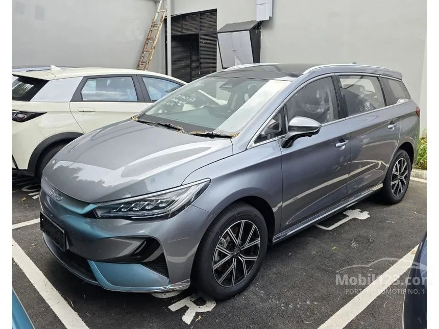 2025 BYD M6 Superior 7 Seater MPV