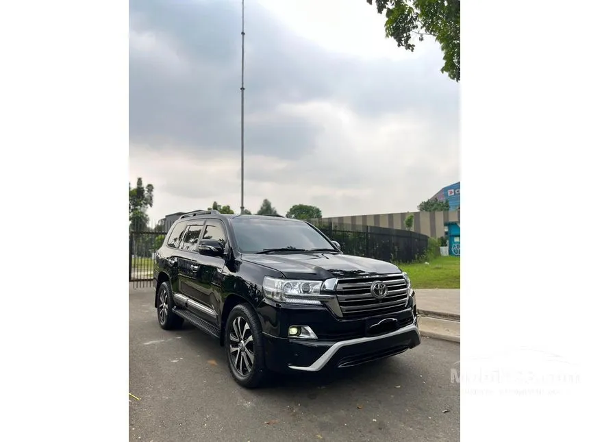 2014 Toyota Land Cruiser 200 Full spec SUV