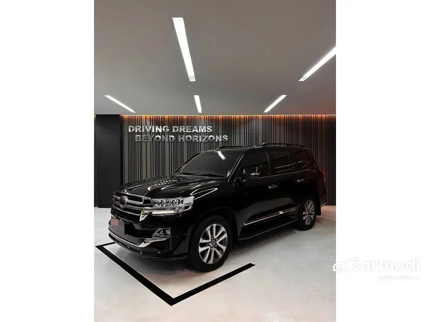 2019 Toyota Land Cruiser 200 VX-R SUV