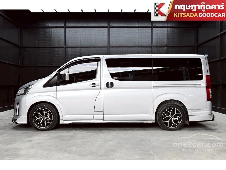 2020 Toyota HIACE GL Van