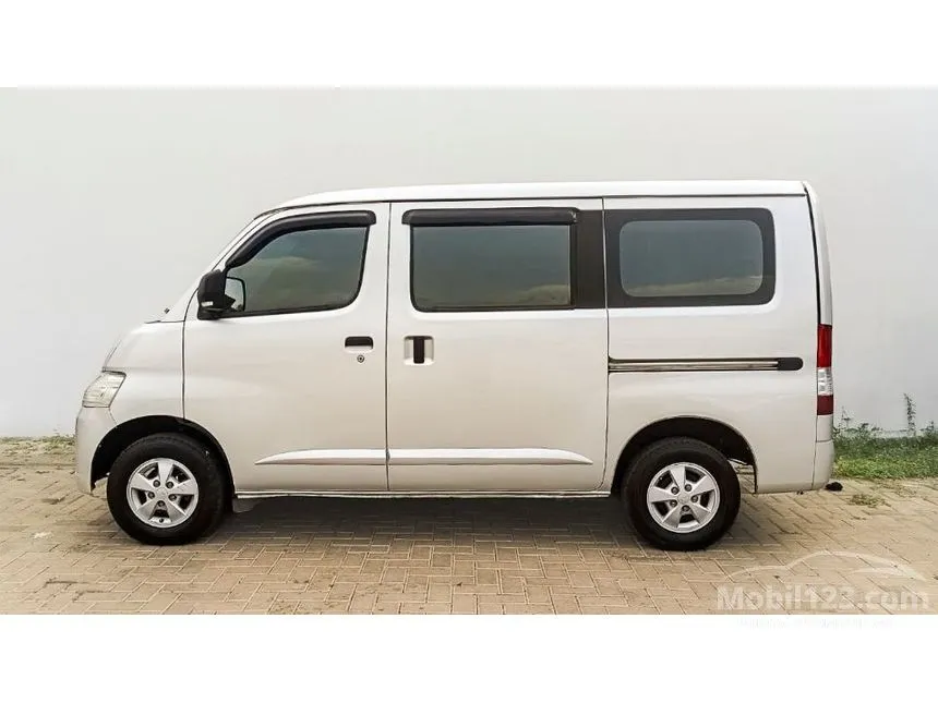 2021 Daihatsu Gran Max Mini Bus D PS Van