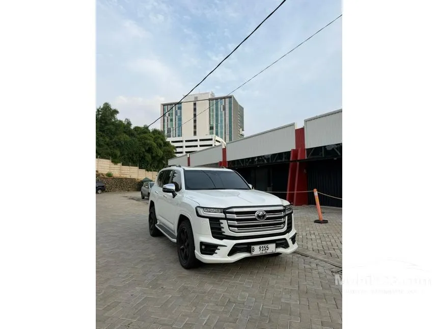 2023 Toyota Land Cruiser 300 VX-R SUV
