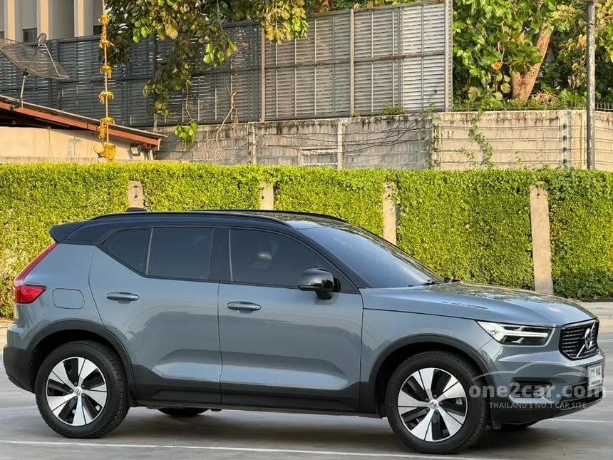 2022 Volvo XC40 Recharge T5 R-Design Expression SUV