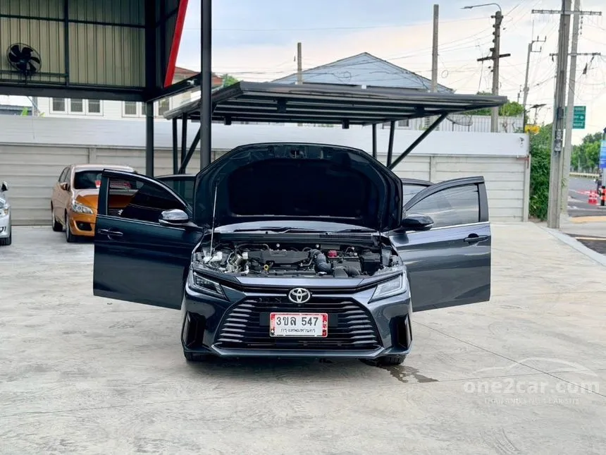 2023 Toyota Yaris Ativ Premium Luxury Sedan