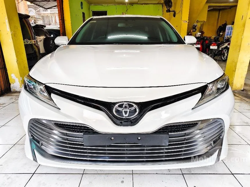 2020 Toyota Camry V Sedan