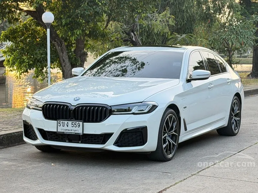 2023 BMW 530e M Sport Sedan
