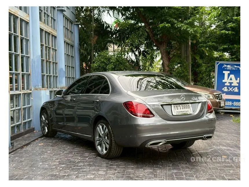 2020 Mercedes-Benz C300 e Avantgarde Sedan