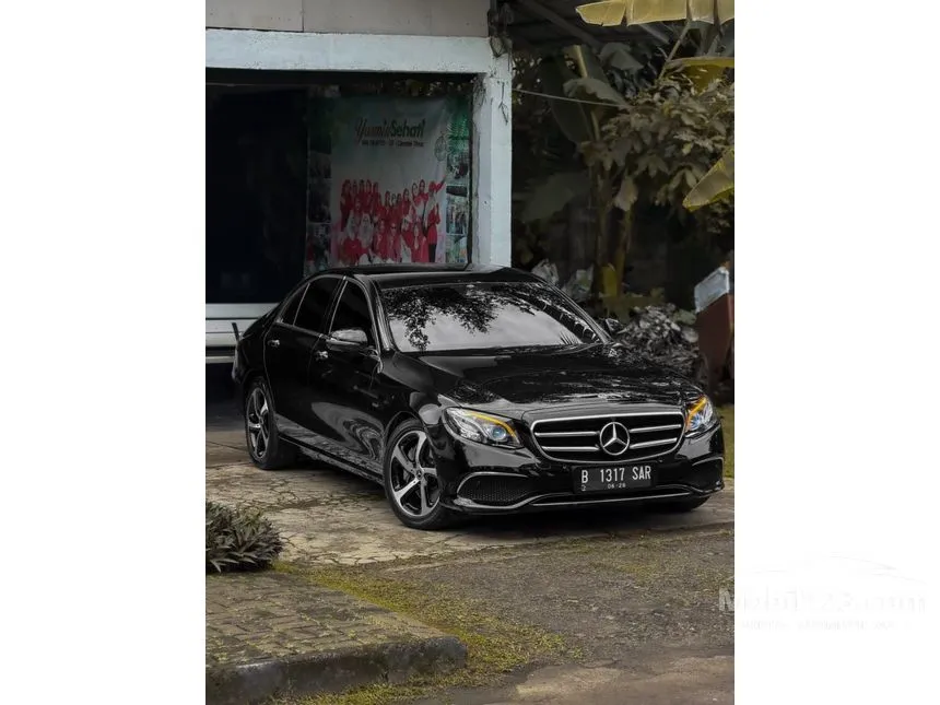 2021 Mercedes-Benz E300 AMG Line Sedan