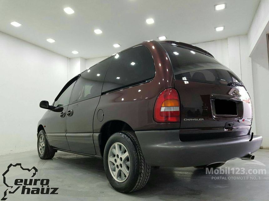 Jual Mobil Chrysler Grand Voyager 2001 Limited 3.3 Di Dki Jakarta Automatic Mpv Marun Rp 105.000.000 - 4661373 - Mobil123.Com