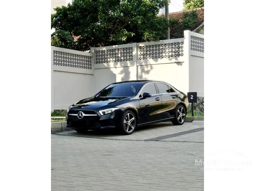 2022 Mercedes-Benz A200 progressive line Sedan