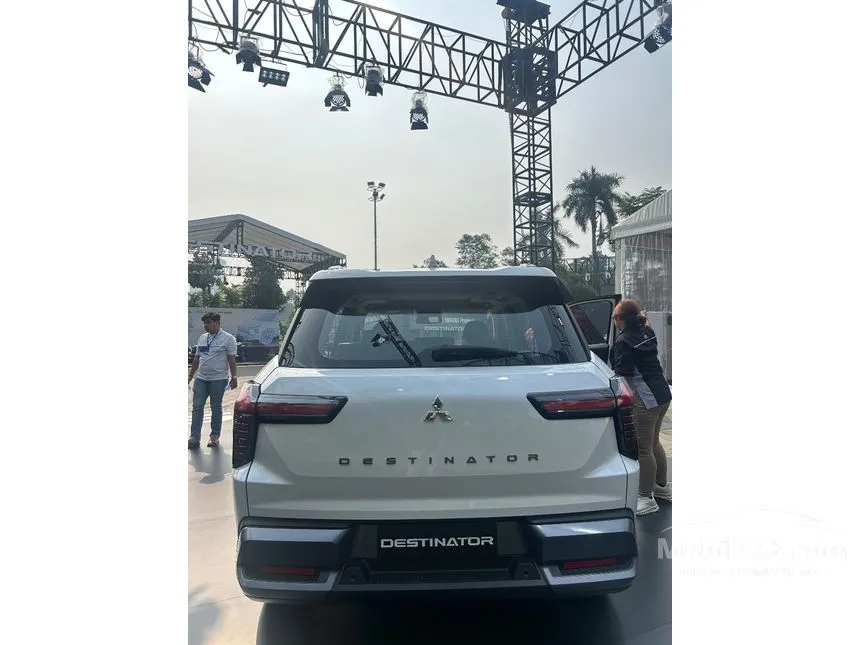 2026 Mitsubishi Destinator Ultimate (Quartz White Pearl) SUV