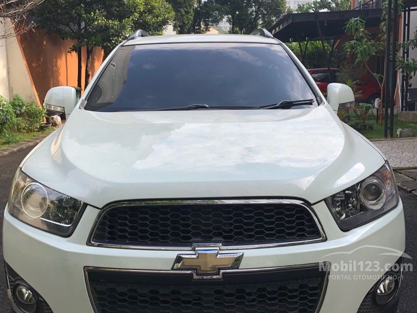 Jual Mobil  Chevrolet  Captiva  2013  Pearl White 2 0 di 