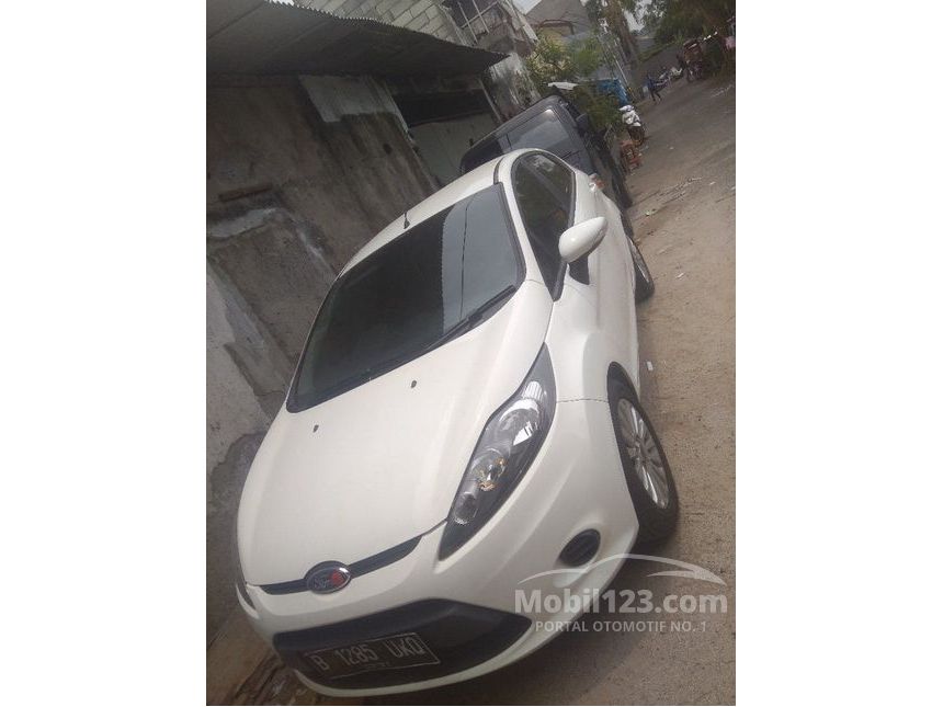 Jual Mobil Ford Fiesta 2011 Trend 1.4 di DKI Jakarta 