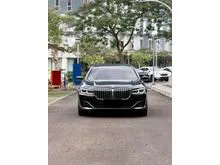 2022 BMW 740Li 3.0 Opulence Sedan Black on Cognac Odo 16 Rb (TERMURAH)