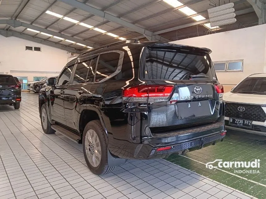 2024 Toyota Land Cruiser VX-R 70th Anniversary SUV