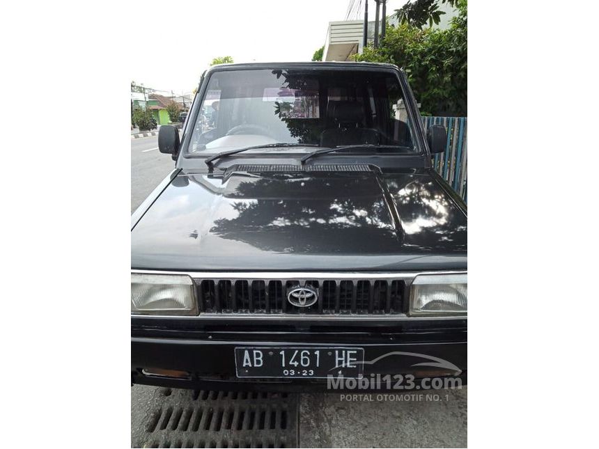 Jual Mobil Toyota Kijang 1995 1 8 Di Yogyakarta Manual Mpv Minivans Abu Abu Rp 55 000 000 7113673 Mobil123 Com