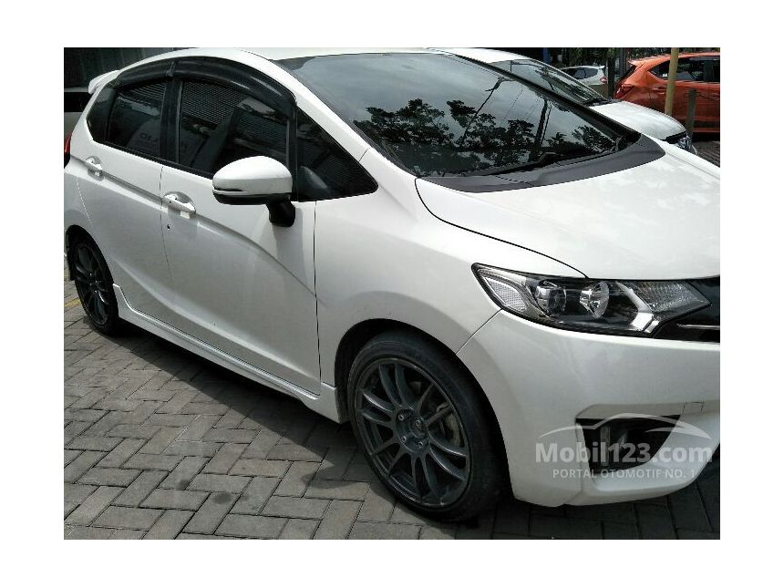 Jual Mobil Honda Jazz 2015 RS 1.5 di Jawa Barat Manual Hatchback Putih