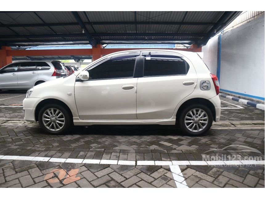  Jual  Mobil  Toyota  Etios  Valco 2014 G 1 2 di Jawa  Timur  