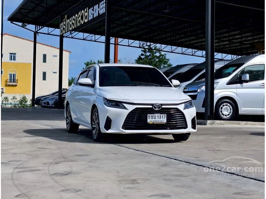 2024 Toyota Yaris Ativ Smart Sedan