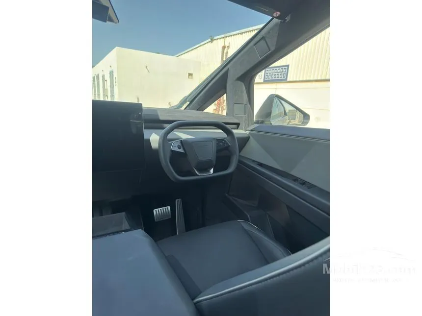2025 Tesla Cybertruck Dual Motor Pickup