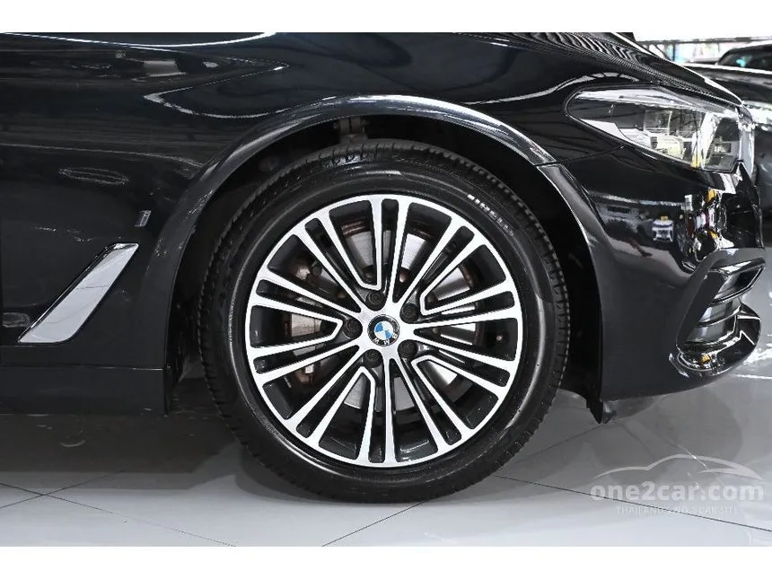 2019 BMW 530e Highline Sedan