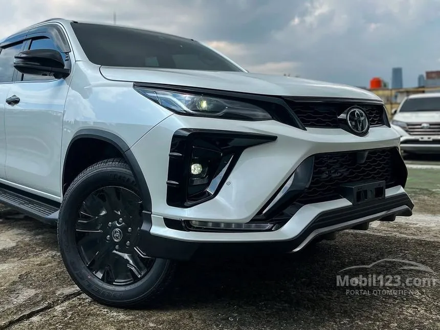Jual Mobil Toyota Fortuner 2024 VRZ TSS GR Parts Aero Package 2.8 di Jawa Barat Automatic SUV Putih Rp 631.700.000