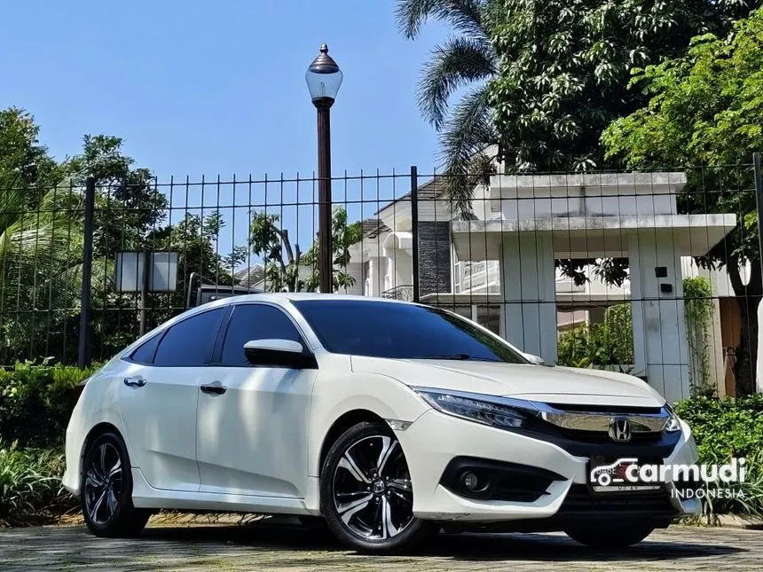 2018 Honda Civic ES Sedan