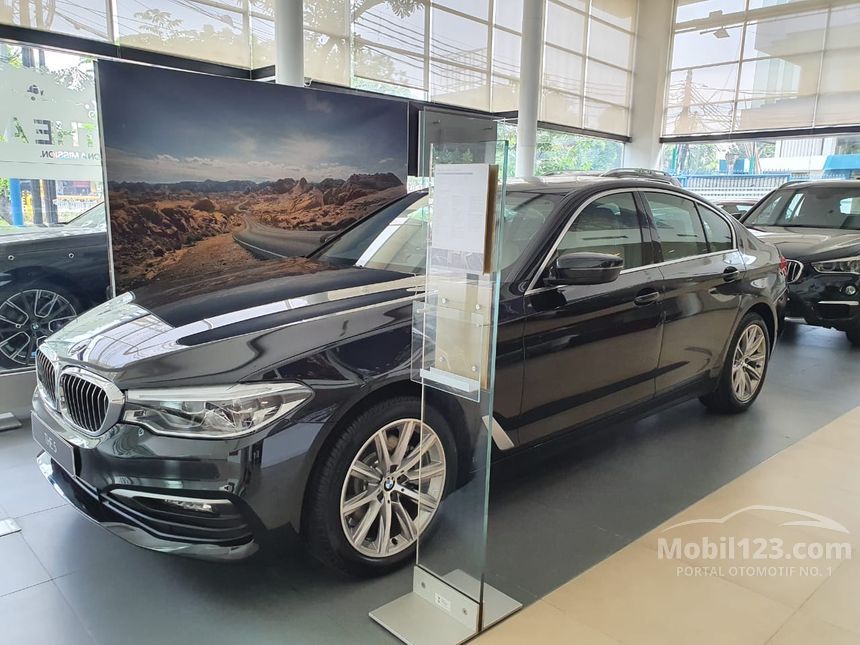 Jual Mobil BMW 520i 2019 Luxury 2.0 di DKI Jakarta Automatic Sedan ...