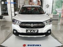 Suzuki XL7 1.5 BETA AT Free e-Toll 1juta