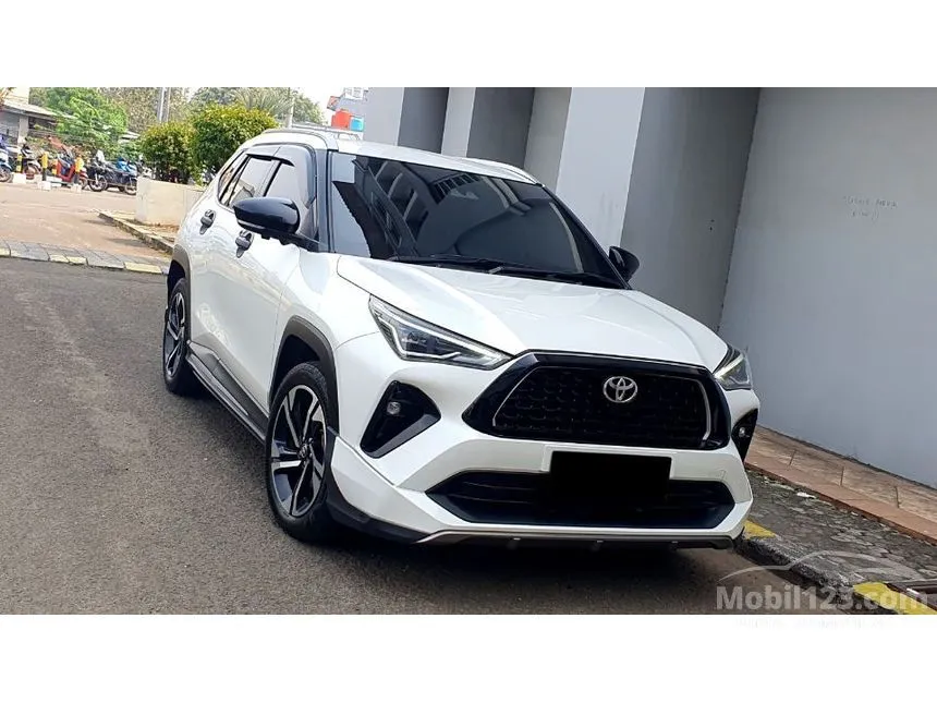2023 Toyota Yaris Cross S SUV