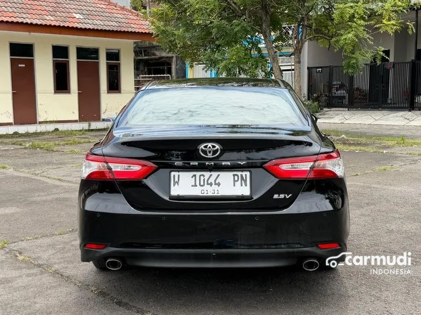 2019 Toyota Camry V Sedan