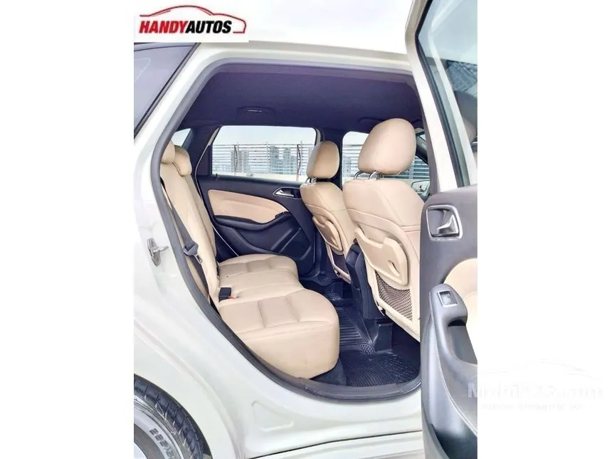 2013 Mercedes-Benz B200 Sport Hatchback