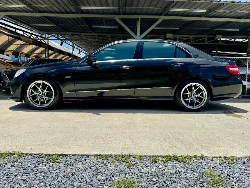 2011 Mercedes-Benz E250 Avantgarde CGI BlueEFFICIENCY Sedan